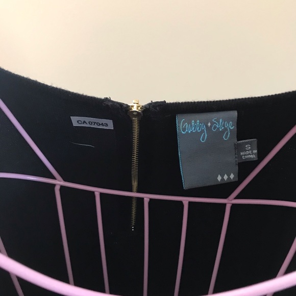 Sweater dress black at top white/black bottom - Picture 3 of 5